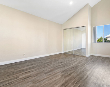 1626 Malcolm Avenue - Photo Thumbnail 8