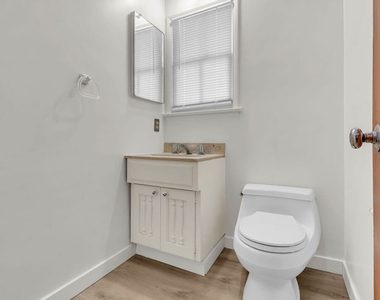 9322 Lasaine Avenue - Photo Thumbnail 23