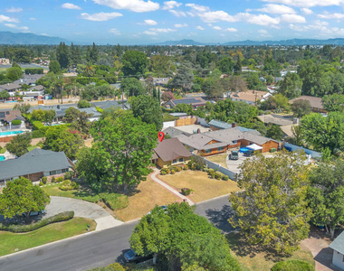 9322 Lasaine Avenue - Photo Thumbnail 46