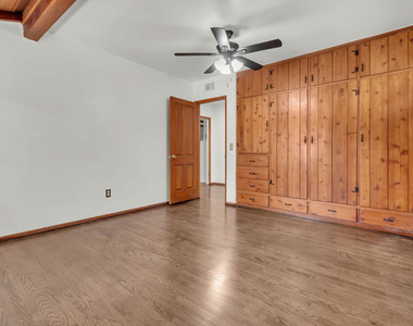 9322 Lasaine Avenue - Photo Thumbnail 14