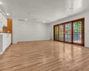 9322 Lasaine Avenue - Photo Thumbnail 28