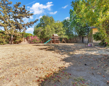 9322 Lasaine Avenue - Photo Thumbnail 36