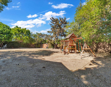 9322 Lasaine Avenue - Photo Thumbnail 40