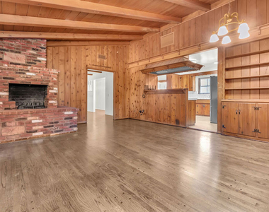 9322 Lasaine Avenue - Photo Thumbnail 6