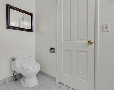 9322 Lasaine Avenue - Photo Thumbnail 21
