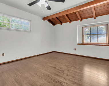 9322 Lasaine Avenue - Photo Thumbnail 13