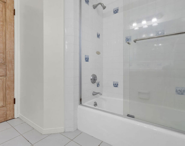 9322 Lasaine Avenue - Photo Thumbnail 16