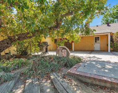 9322 Lasaine Avenue - Photo Thumbnail 35
