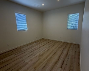 5342 Don Pio Drive - Photo Thumbnail 12