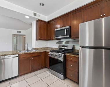 360 W Avenue 26 - Photo Thumbnail 11