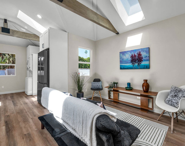 2319 1/2 Teviot Street - Photo Thumbnail 3