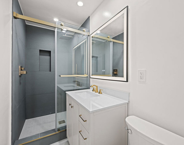 136 S Palm Drive - Photo Thumbnail 6