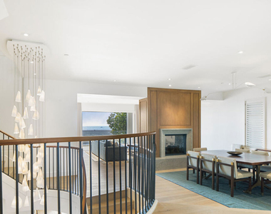 1347 Palisades Beach Road - Photo Thumbnail 2