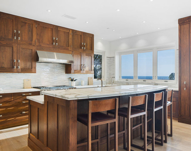 1347 Palisades Beach Road - Photo Thumbnail 4