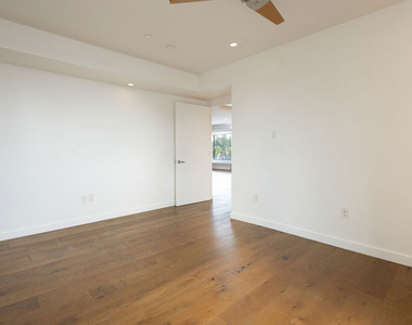 12770 Caswell Avenue - Photo Thumbnail 18
