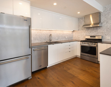 12770 Caswell Avenue - Photo Thumbnail 10