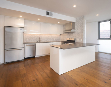 12770 Caswell Avenue - Photo Thumbnail 9