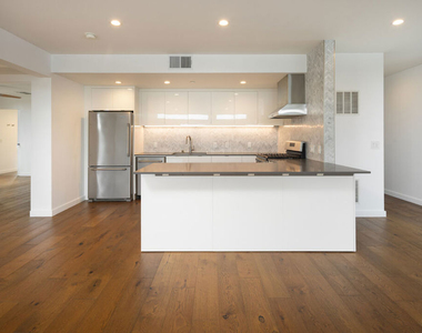 12770 Caswell Avenue - Photo Thumbnail 12