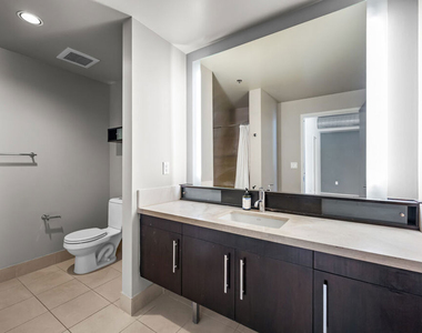 1100 S Hope Street - Photo Thumbnail 10