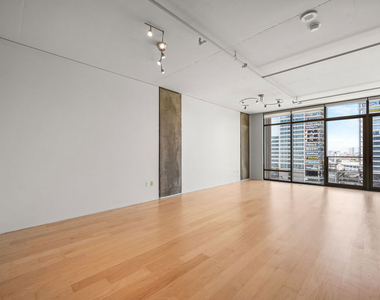 1100 S Hope Street - Photo Thumbnail 32