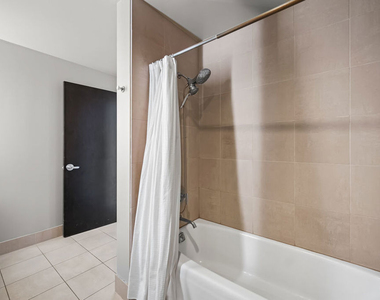 1100 S Hope Street - Photo Thumbnail 11