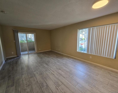 7425 Charmant - Photo Thumbnail 3