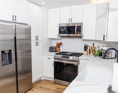 10060 Scripps Vista Way - Photo Thumbnail 13
