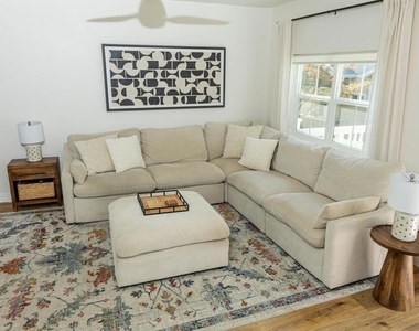 10060 Scripps Vista Way - Photo Thumbnail 4
