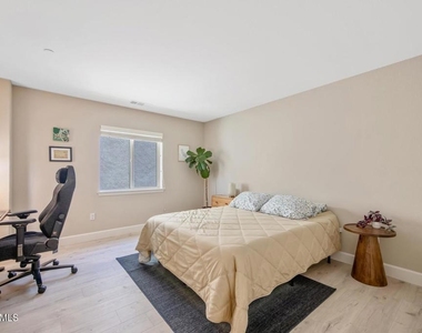 7092 Crimora Avenue - Photo Thumbnail 14