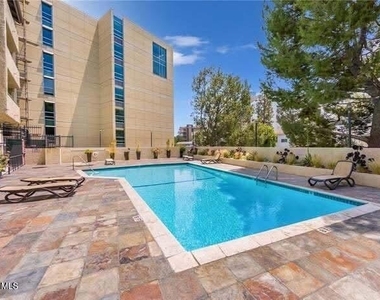 10982 Roebling Avenue - Photo Thumbnail 15