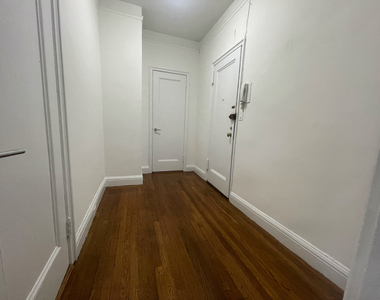 East 46th Street - Photo Thumbnail 5