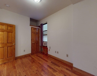 Columbus Avenue - Photo Thumbnail 2