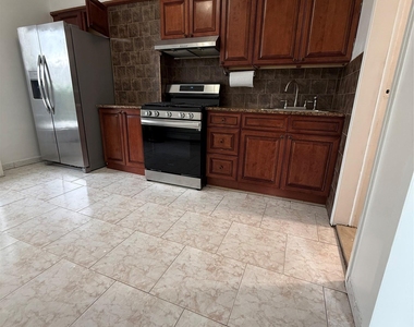 6020 60th Street - Photo Thumbnail 1