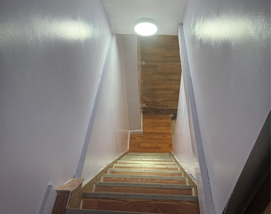 6020 60th Street - Photo Thumbnail 9