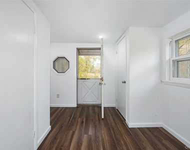 82 Lake Road - Photo Thumbnail 10