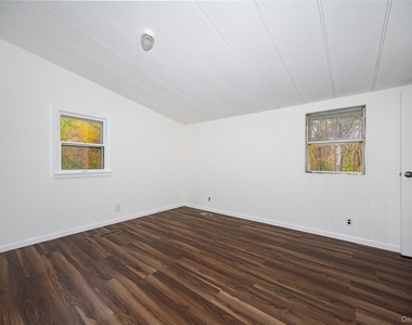 82 Lake Road - Photo Thumbnail 13