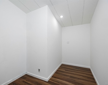 82 Lake Road - Photo Thumbnail 12