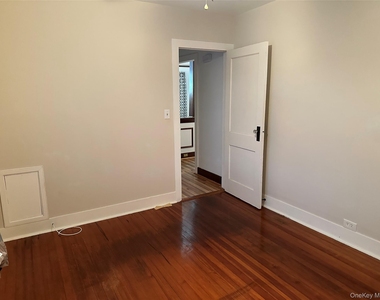 517 Flint Street - Photo Thumbnail 10