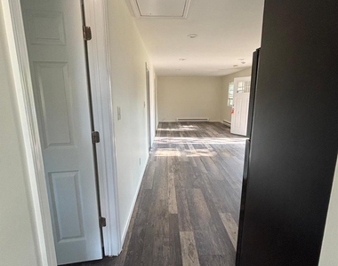 652 Bayview Avenue - Photo Thumbnail 11