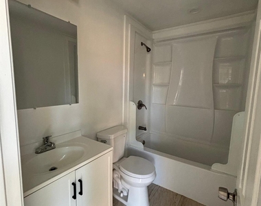 652 Bayview Avenue - Photo Thumbnail 8