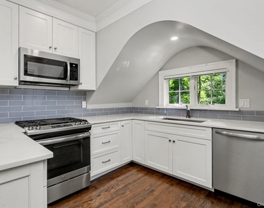 82 Douglas Road - Photo Thumbnail 4