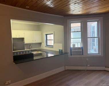 572 Warburton Avenue - Photo Thumbnail 2