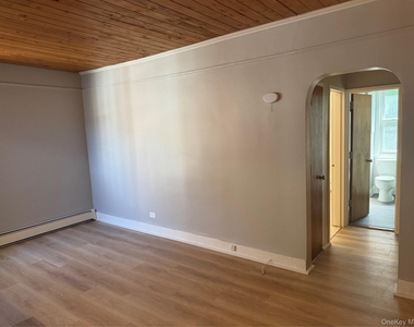 572 Warburton Avenue - Photo Thumbnail 1