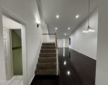 98 Harvard Road - Photo Thumbnail 4