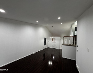 98 Harvard Road - Photo Thumbnail 5
