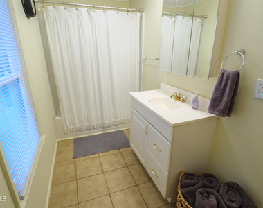 254 Grand Avenue - Photo Thumbnail 11