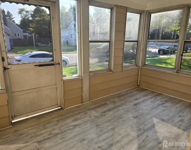 111 Bertram Avenue - Photo Thumbnail 2