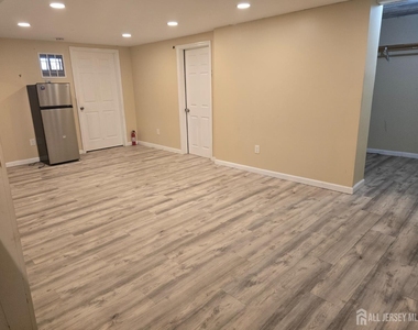 111 Bertram Avenue - Photo Thumbnail 10