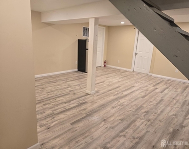 111 Bertram Avenue - Photo Thumbnail 9
