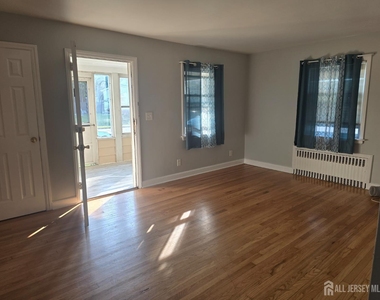 111 Bertram Avenue - Photo Thumbnail 3